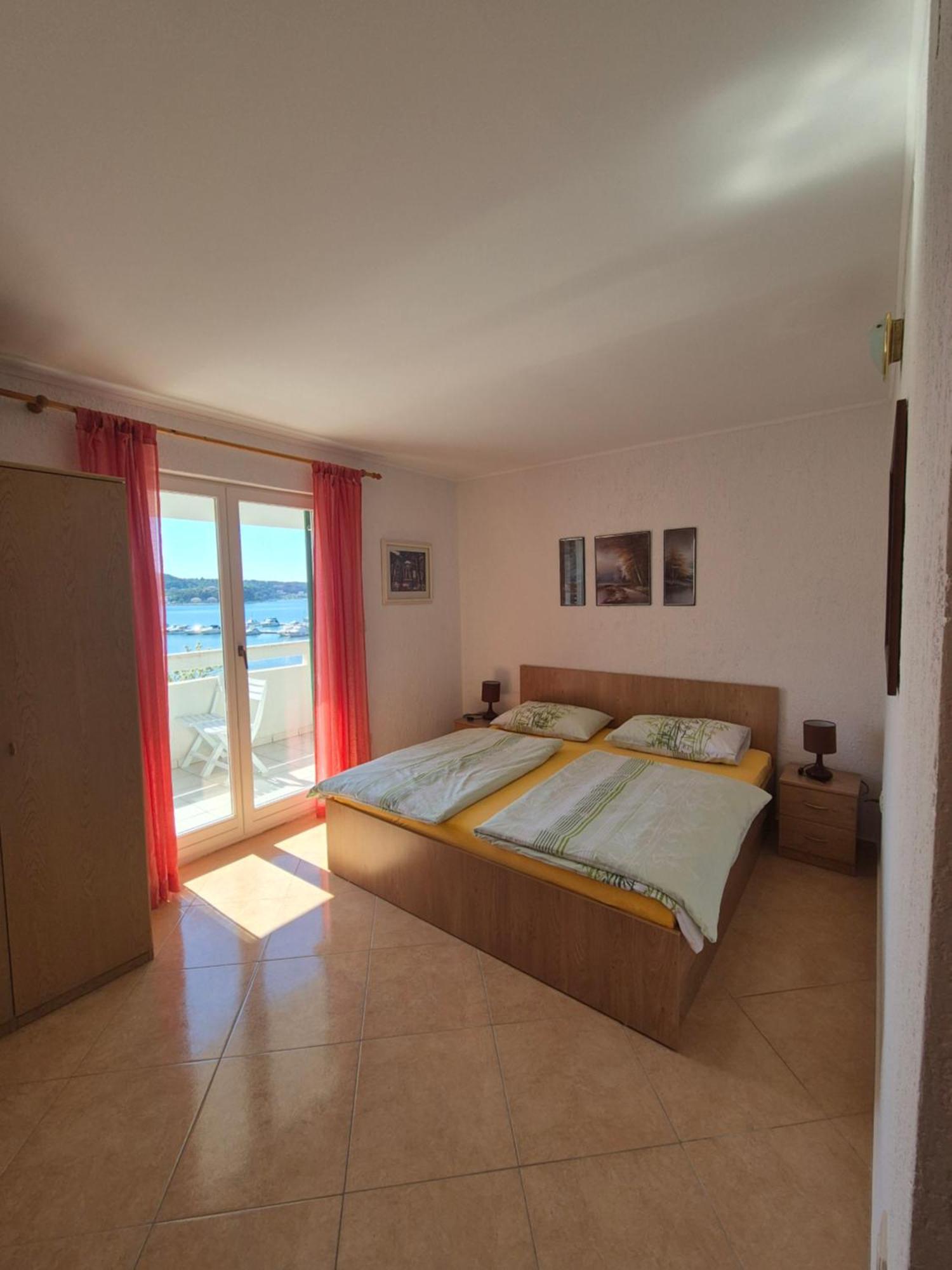 Apartmani Mira Supetarska Draga Exterior foto